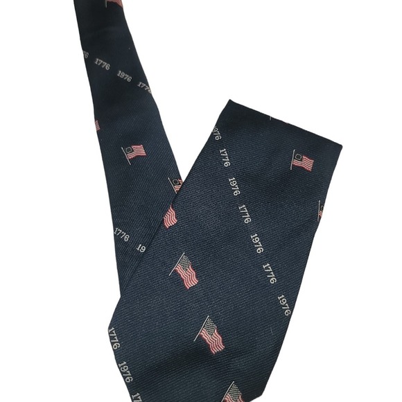 Vintage Arden Cravats 1976 1776 Flag USA Bicentennial Men's Tie 4" W Polyester - Picture 1 of 5